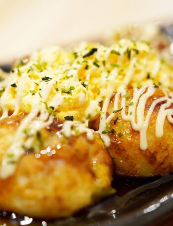 takoyaki, gourmet, food, meal, delicious, restaurant, eat, cooking, japanese meal, japanese food, osaka, powder of, cook, eating, takoyaki,